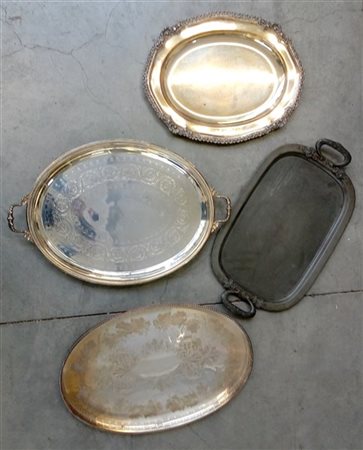 Lotto composto da quattro vassoi in metallo argentato e peltro