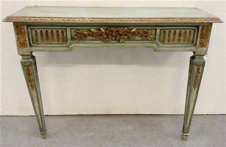 Console in legno intagliato, laccato e dorato, con gambe rastremate (cm 103x77x