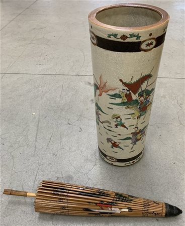 Manifattura orientale. Lotto composto da un portaombrelli in ceramica ed un omb