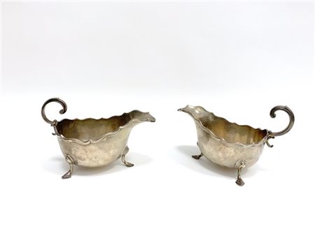 Coppia di salsiere in argento inglese a corpo liscio (gr 390)