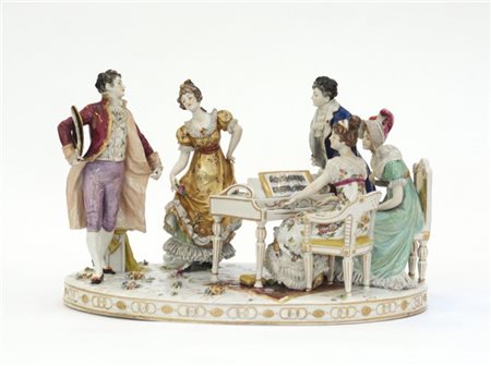 Manifattura inizio secolo XX "Concertino" gruppo in porcellana decorato in poli