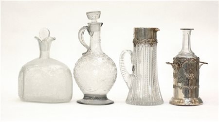 Lotto composto da due bottiglie di Murano con vetro inciso, una brocca con ghie