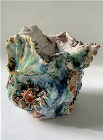 Romeo Petrone Vaso in ceramica policroma sottovetrina decorato con elementi mari