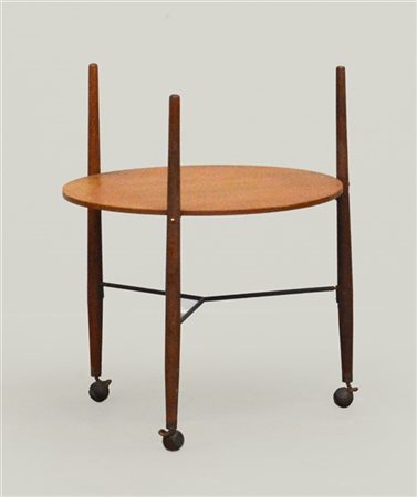 Reguitti (Attribuito)
Carrellino di forma circolare in legno. Italia, anni '70.