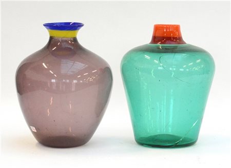 Flavio Poli Lotto composto da un vaso in vetro soffiato ametista con orlatura a