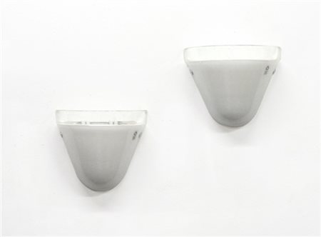 Leucos * Coppia di lampade da parete in vetro soffiato incamiciato lattimo e tra