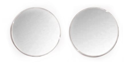 * Coppia di specchi circolari. Italia, anni '70. (d cm 90)