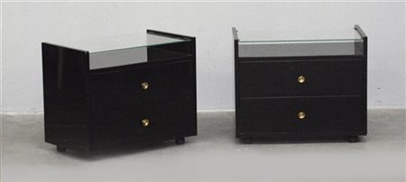 Carlo De Carli Coppia di comodini. Produzione Sormani, Italia, anni '60. Legno l