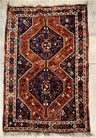 Tappeto Shiraz, Persia, fine secolo XIX, decoro con due medaglioni esagonali a