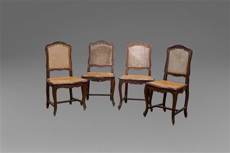 Quattro sedie in legno e sedute in paglia di Vienna, secolo XVIII 