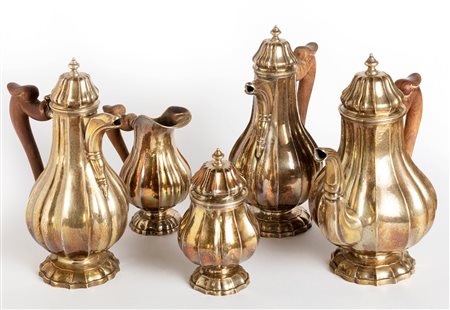 Servizio in argento composto da 5 pezzi, fine secolo XIX - inizi secolo XX