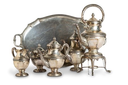 Servizio in argento con samovar e vassoio, inizi secolo XX