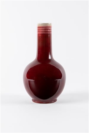 Vaso in ceramica color sangue di bue, Cina fine secolo XIX - inizi secolo XX