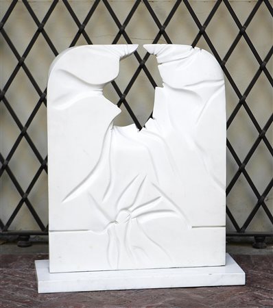 BALOCCHI PIERGIORGIO (n. 1954) Senza titolo. Marmo di carrara. Cm 72x57. Base...