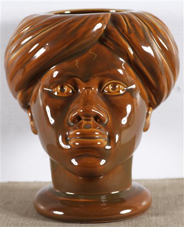 FORNASETTI PIERO (1913 - 1988) Testa di moro. Ceramica. Cm 30x25x28. Sotto la...