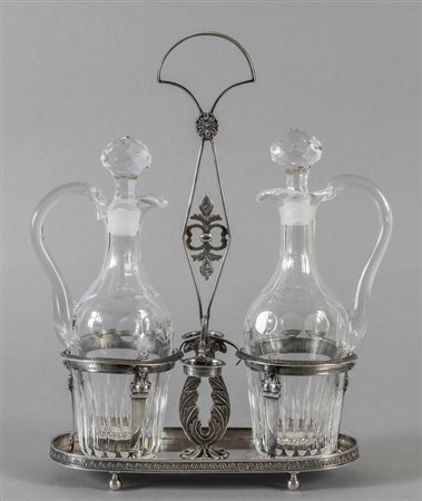 Oliera in argento, sec.XIX<br>h.cm.29