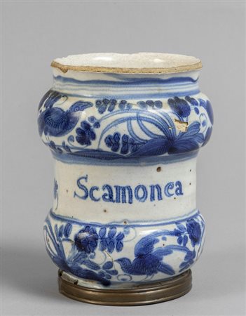 Albarello in ceramica bianca e blu con scritta 