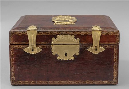 Piccolo baule Luigi XVI in marocchino con 