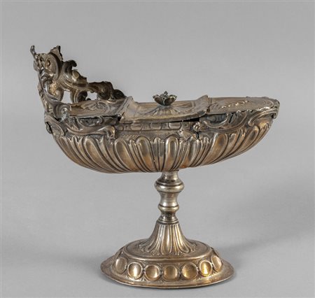 Navicella Luigi XV in argento sbalzato, punzone 