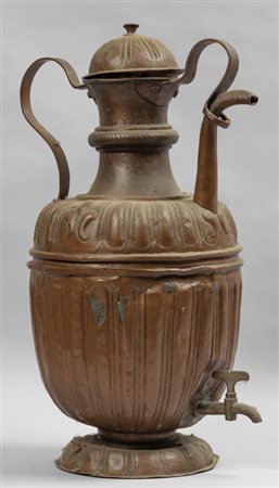 Grande brocca con doppio manico in rame 