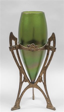 Vaso in vetro opalescente e bronzo, Austria inizi 