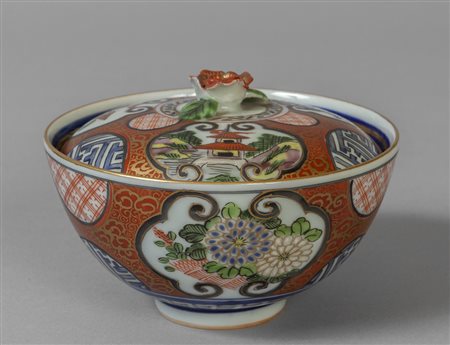 Ciotolina con coperchio in porcellana Imari, 