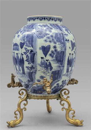 Vaso in porcellana, decorazione bianca e blu con 