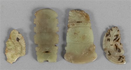 Quattro placchette in giada di varie forme, Cina 