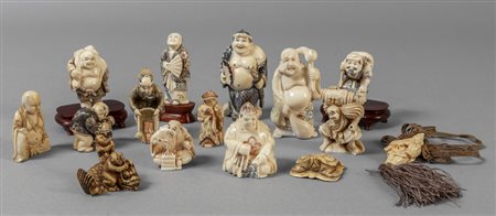 Quattordici statuette in avorio raffiguranti 