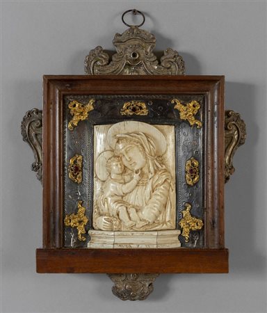 Madonna con Bambino, placca in avorio, cornice in 