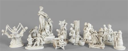 Diciassette sculturine di varie forme e misure