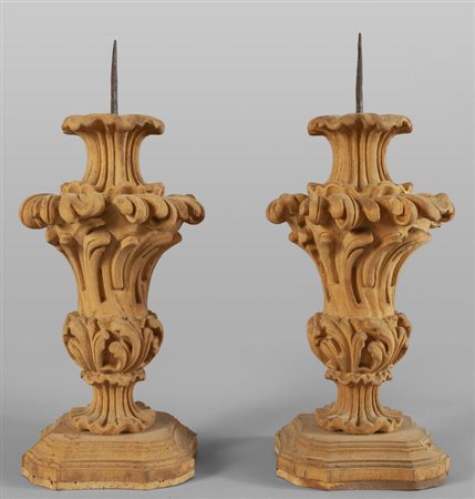 Coppia di vasi in stile Luigi XIV in legno 