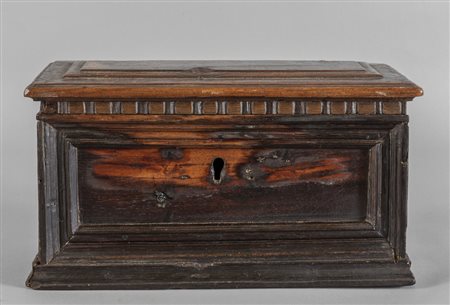 Cassina portaunguenti in noce, Toscana 