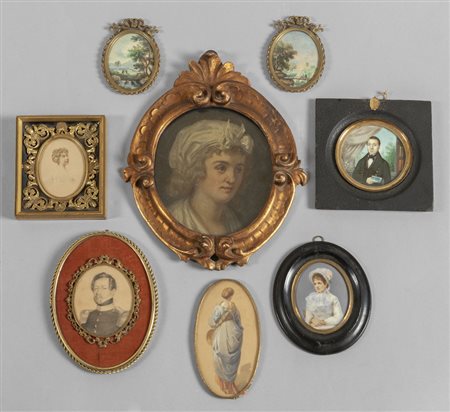 Otto miniature di varie epoche e misure