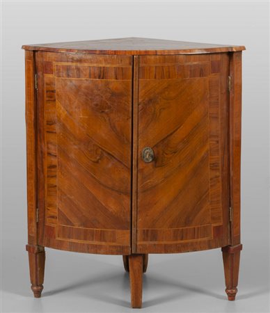 Angonale Luigi XVI lastronato in legni vari a due 