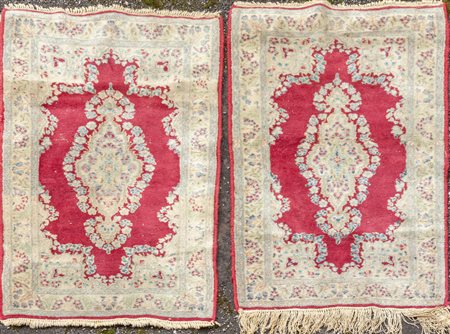 Coppia di scendiletto <br>cm. 68x120