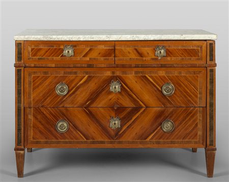 Comò Luigi XVI lastronato in noce d'India e 