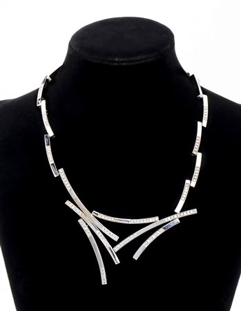 Collana semirigida con diamanti