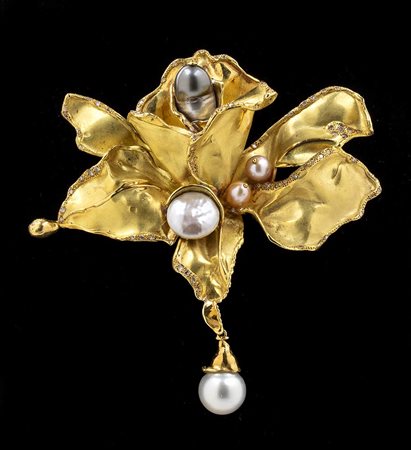 Spilla con perle e diamanti