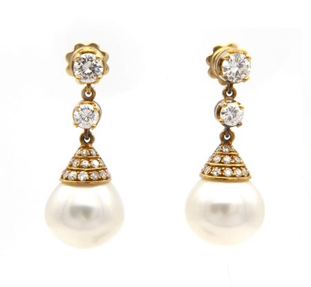 Orecchini pendenti con perle e diamanti 