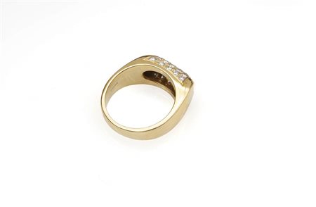 Anello con diamanti, manifattura BVLGARI 