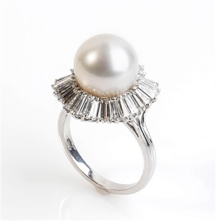 Anello  con perla e diamanti 