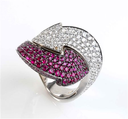 Anello con diamanti e pietre viola, manifattura BVLGARI