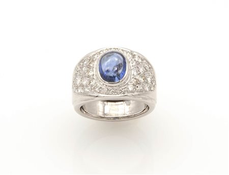 Anello con zaffiro e diamanti