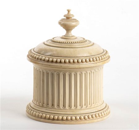 Scatola inglese in avorio - XIX secolo