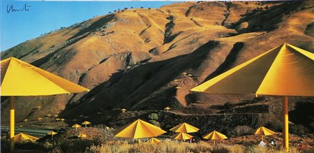 CHRISTO (n. 1935) The umbrellas, 1991. Poster. Cm 50x99. Dettagli dell'opera...