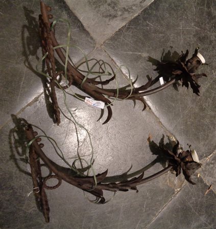 Coppia di bracci in ferro montati a 