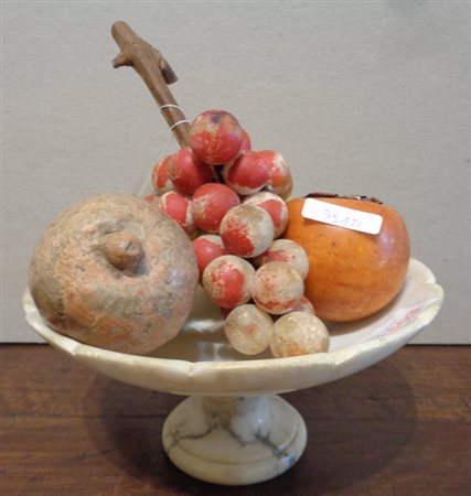 Alzatina in marmo bianco con piccoli 