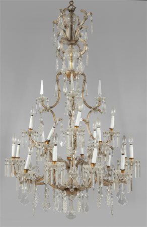 Grande lampadario in cristallo a venti luci 