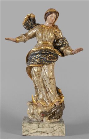 Madonna, scultura in legno intagliato, laccato e 